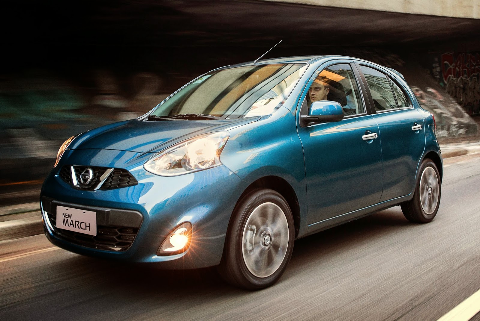 Nissan March 2015